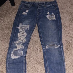 Boyfriend distressed jeans